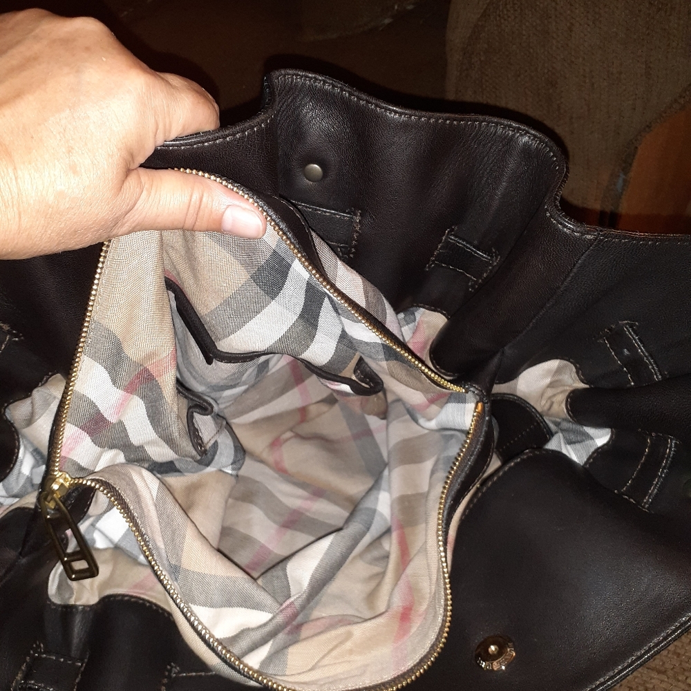 Burberry - Picture 5 of 7